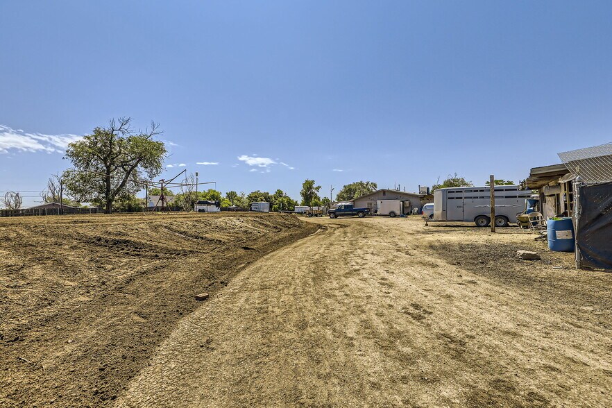 More Photos Of 8690 Verbena St, Commerce City Warehouse For Sale