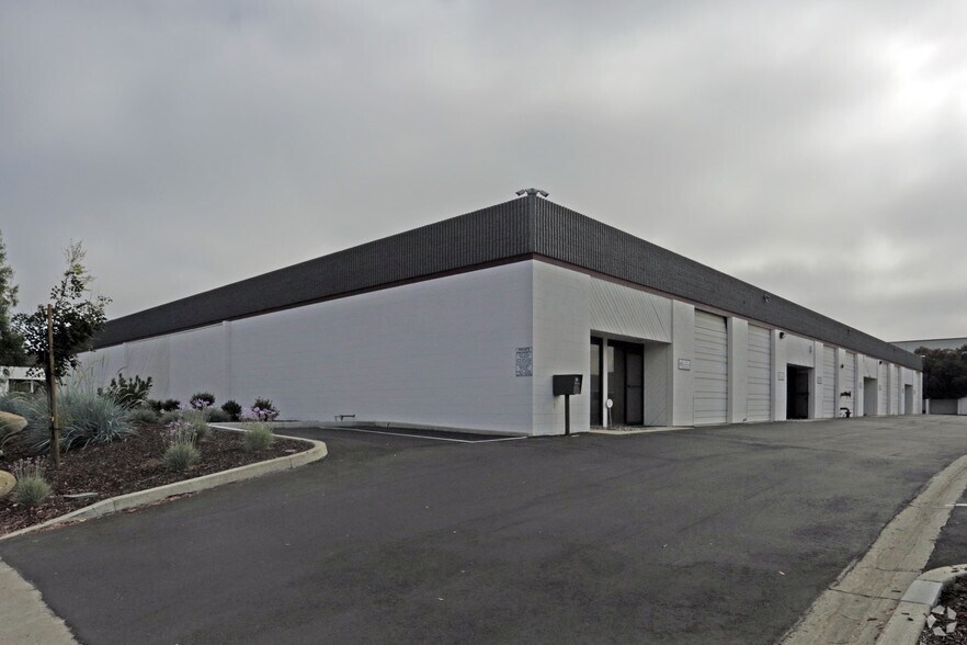 More Photos Of 2968 Bunsen Ave, Ventura Manufacturing For Lease