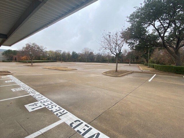 More Photos Of 2550 SW Grapevine Pky, Grapevine Office For Lease