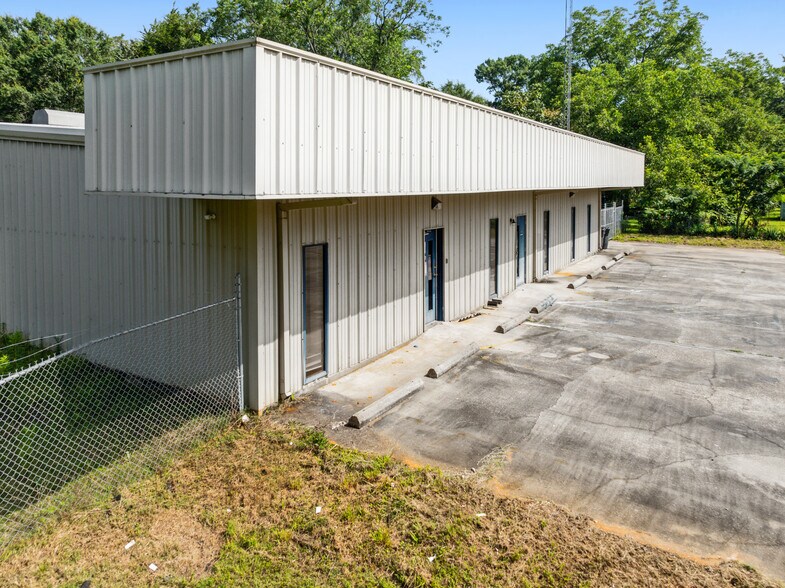 More Photos Of 106 Torrence Rd, Tuskegee Office For Sale