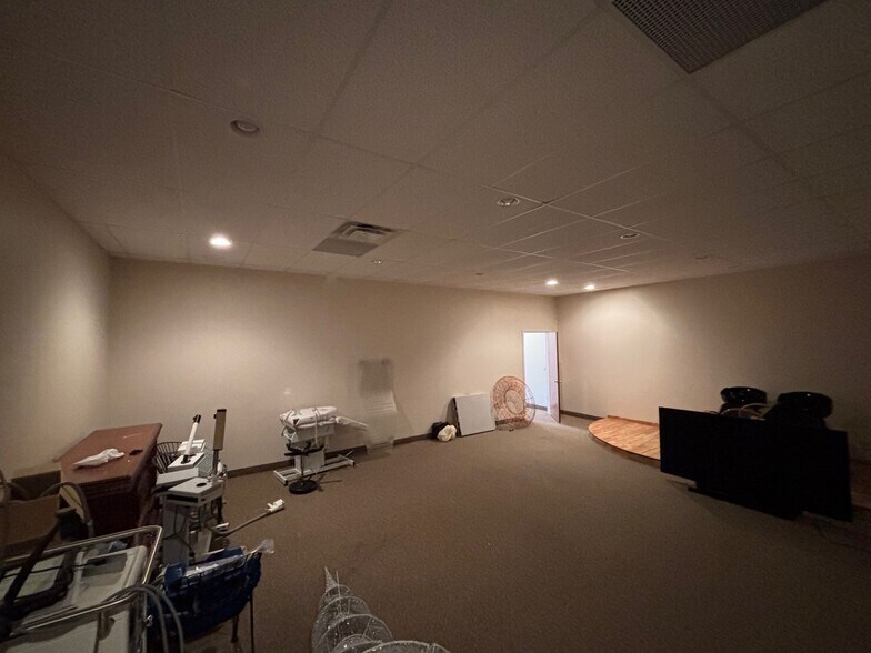 More Photos Of 29103-29115 Center Ridge Rd, Westlake Medical For Lease