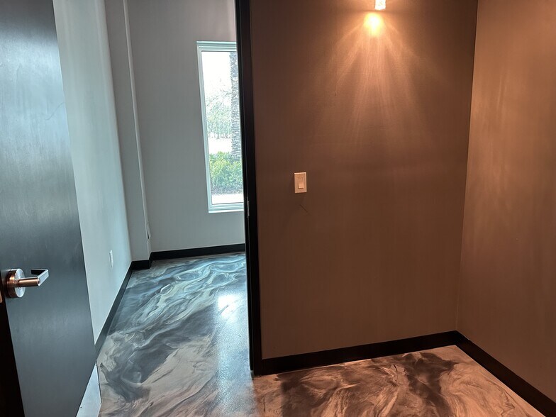More Photos Of 1100 Cleveland St, Clearwater Apartments For Lease