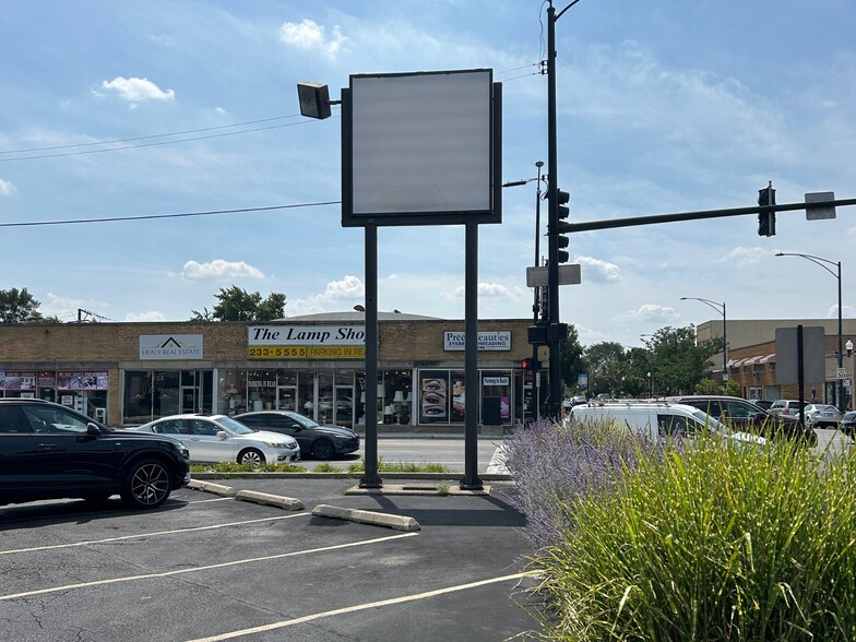 More Photos Of 3152 W 111th St, Chicago Convenience Store For Lease