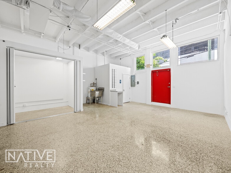 More Photos Of 2014-2016 Harrison St, Hollywood Storefront For Sale