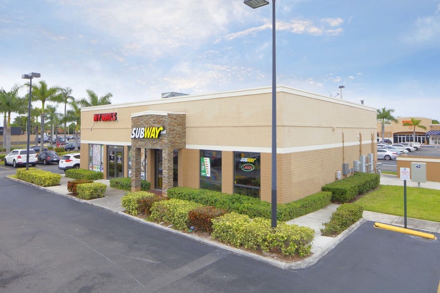 More Photos Of 850-980 Ives Dairy Rd, Miami Storefront For Lease