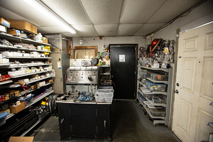 More Photos Of 14825 US Highway 19, Hudson Service For Sale