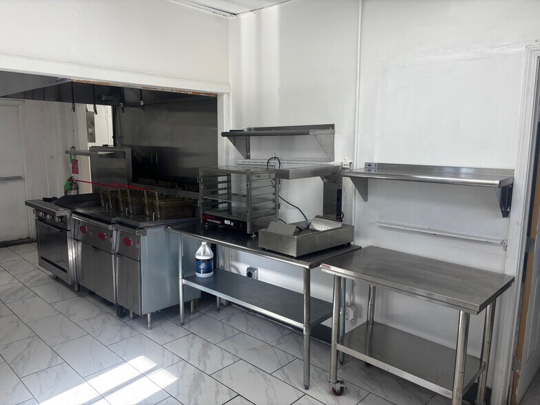 More Photos Of 5114 N Peoria Ave, Tulsa General Retail For Sale