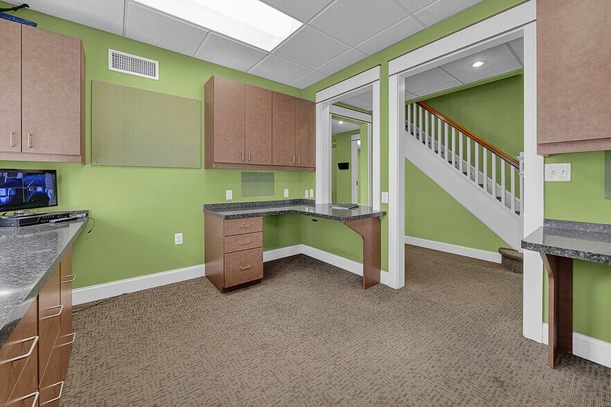 More Photos Of 4 W Township Line Rd, East Norriton Township Medical For Sale