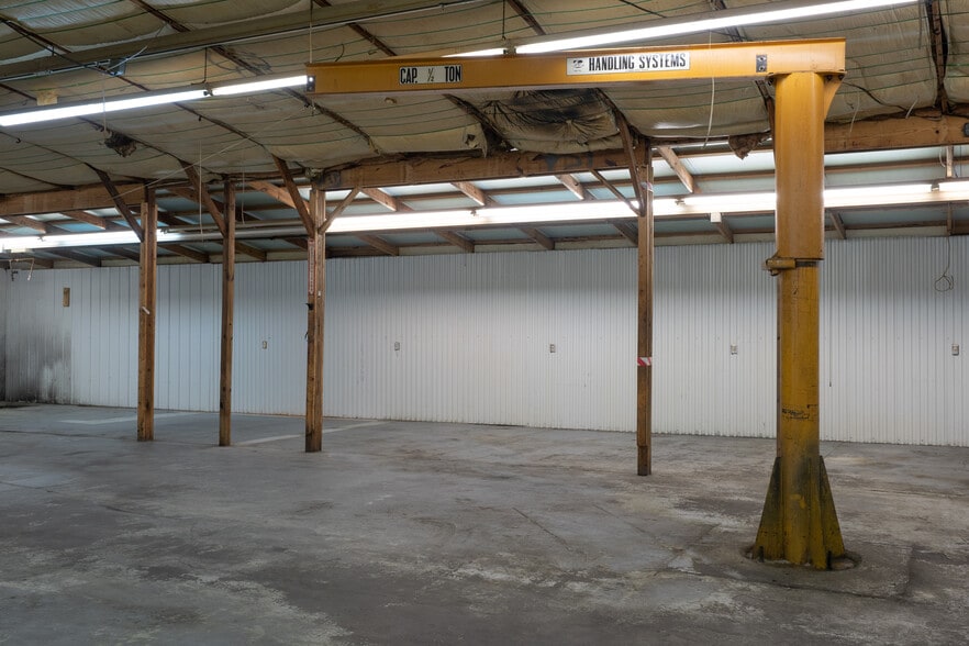 More Photos Of 10535 Highway 53 W, Talking Rock Service For Sale