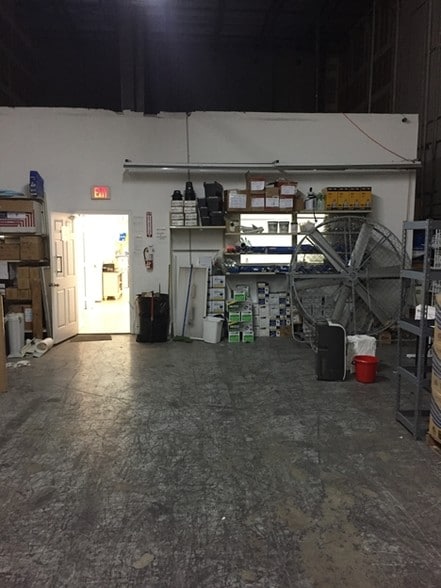 More Photos Of 7620 NW 25th St, Miami Distribution For Sale