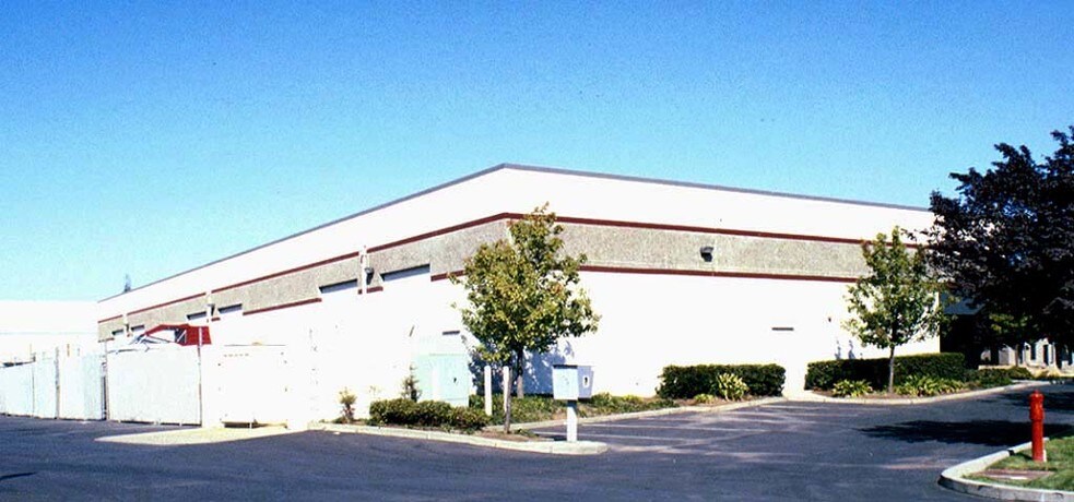 More Photos Of 3350 Monier Cir, Rancho Cordova Flex For Lease