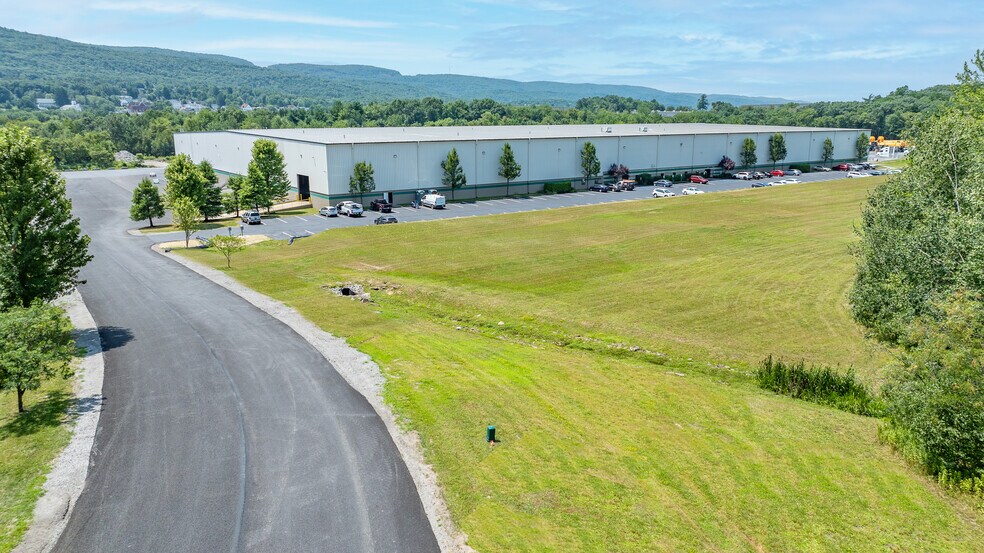 More Photos Of 300 Lasley Ave, Wilkes-Barre Distribution For Lease