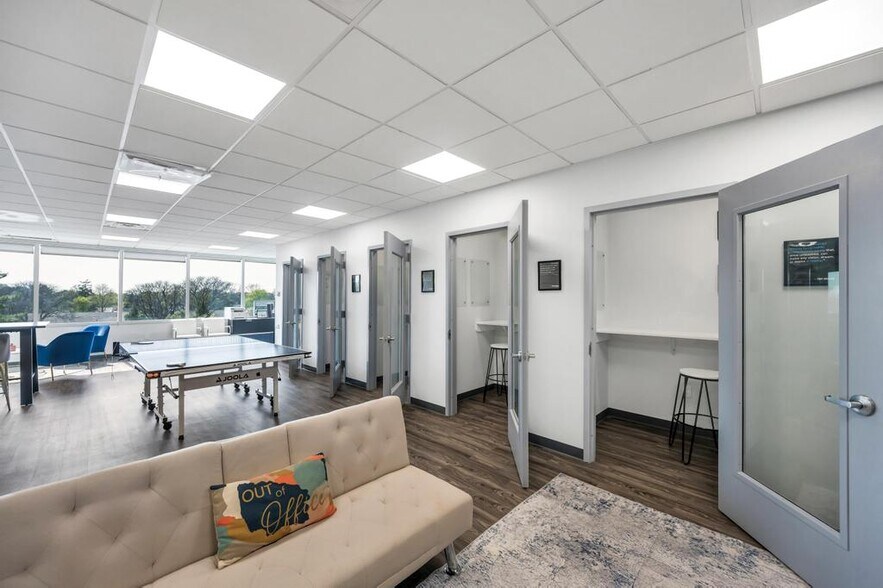 More Photos Of 1 Old Country Rd, Carle Place Office For Lease