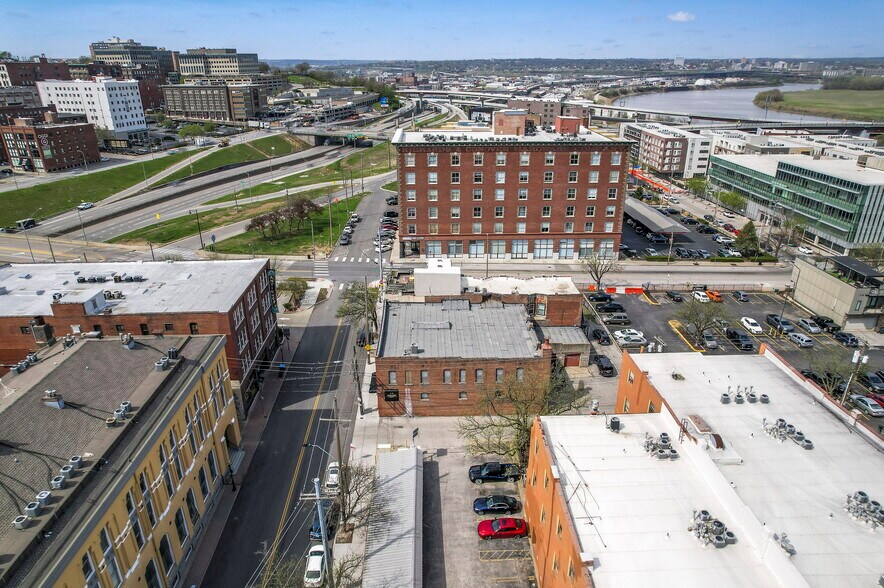 More Photos Of 120-122 W 5th St, Kansas City Storefront Retail Residential For Sale