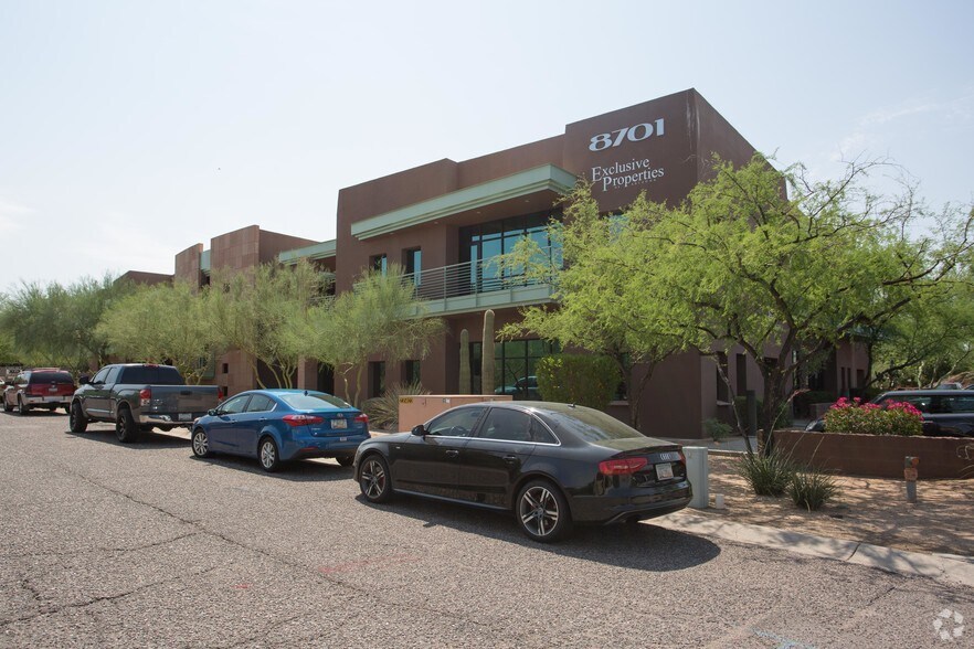 More Photos Of 8701 E Vista Bonita Dr, Scottsdale Medical For Sale