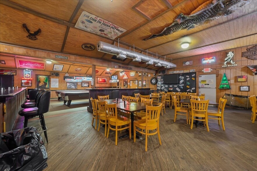 More Photos Of 337 S US Highway 17, East Palatka General Retail For Sale