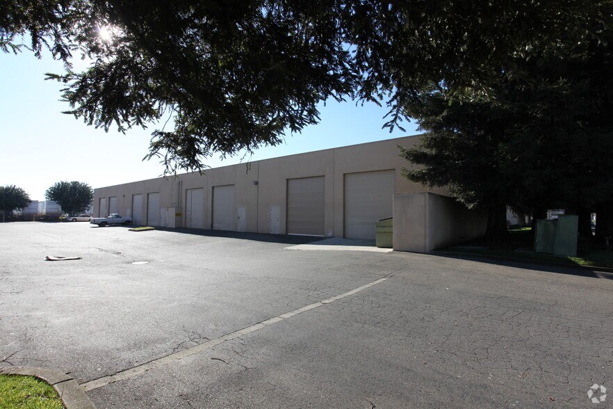 More Photos Of 8240 Belvedere Ave, Sacramento Warehouse For Lease