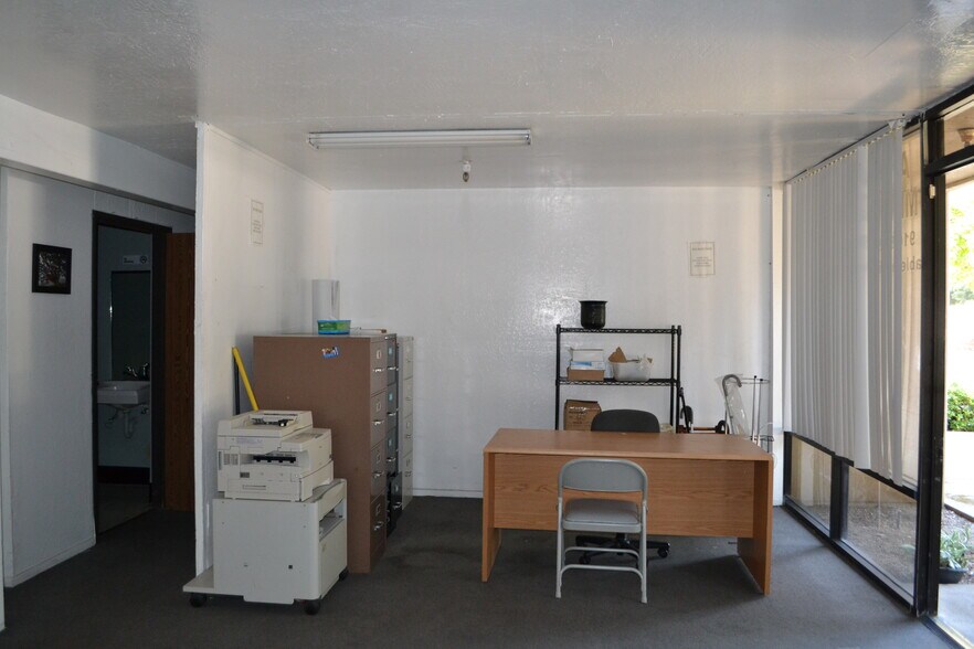 More Photos Of 3250 Monier Cir, Rancho Cordova Manufacturing For Lease