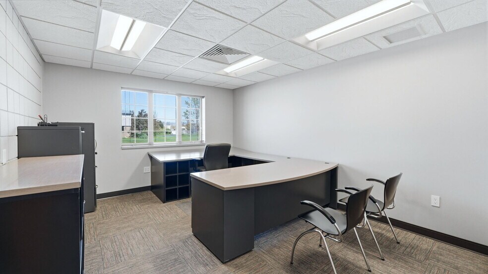 More Photos Of 3421 Centennial Dr, Fort Wayne Warehouse For Lease