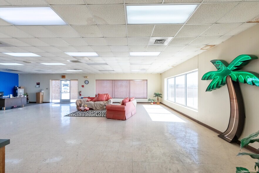 More Photos Of 5050 E Hwy 80, Abilene Manufacturing For Sale