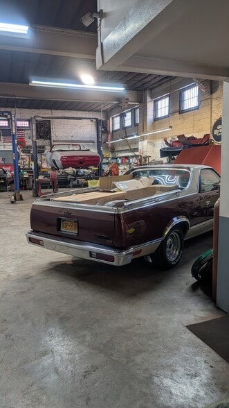 More Photos Of 1960 Richmond Ter, Staten Island Auto Repair For Lease