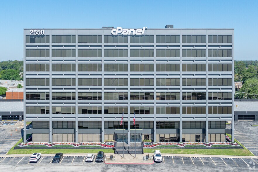 More Photos Of 2550 N Loop Fwy W, Houston Office For Lease