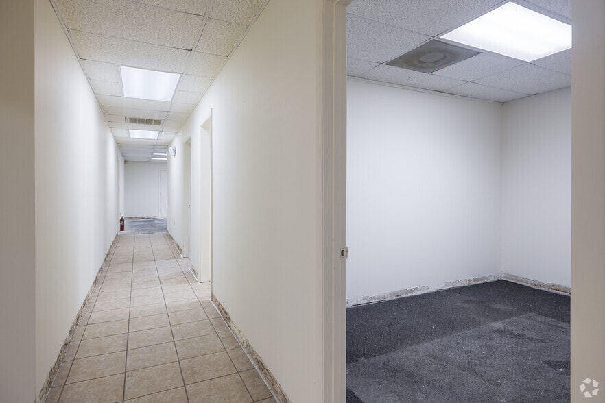 More Photos Of 1720 Main St NE, Palm Bay Unknown For Lease