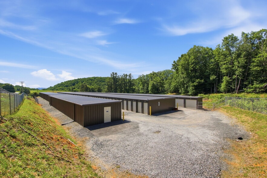 More Photos Of 1139/1143 Old Hwy 16 hwy, Jefferson Self Storage For Sale