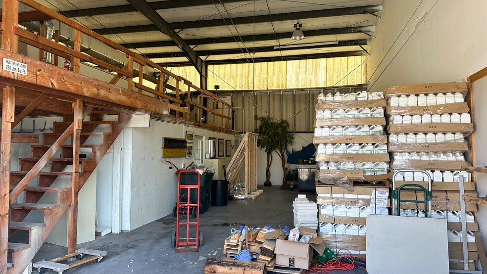 More Photos Of 3120-3126 Reynolds Rd, Lakeland Warehouse For Lease