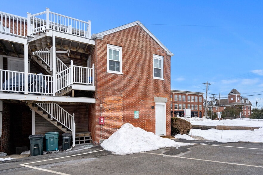 More Photos Of 30-32 Water St #3, Newburyport Office For Sale