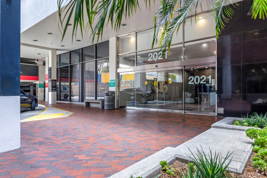 More Photos Of 2021 Santa Monica Blvd, Santa Monica Office For Lease