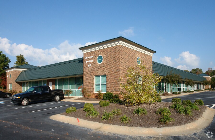 More Photos Of 100 Governors Trace, Fayetteville Office For Lease