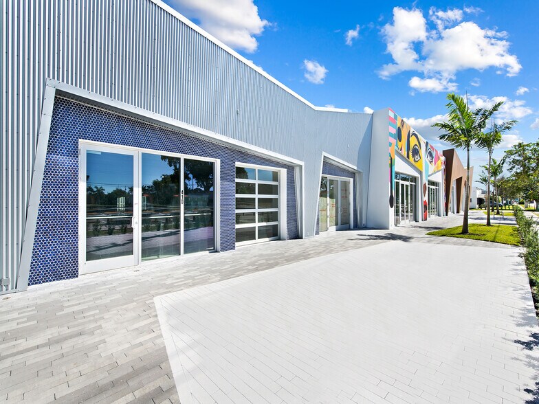 More Photos Of 410-470 NE 1st Ave, Hallandale Restaurant For Lease