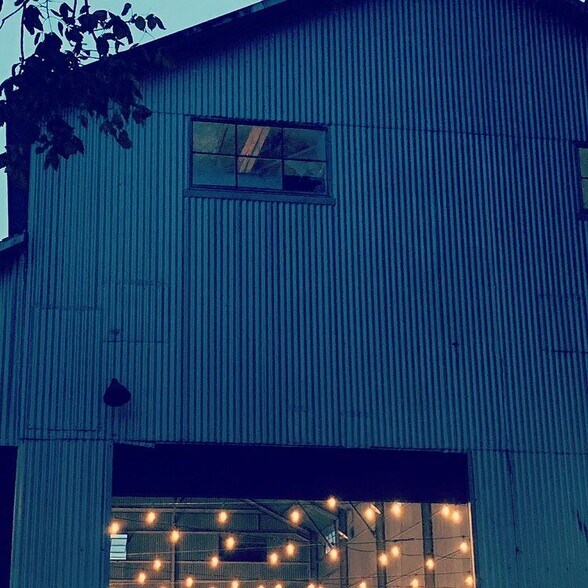 More Photos Of 307 E Larkin St, Athens Freestanding For Sale