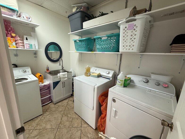 More Photos Of 1816 E Southeast Loop 323, Tyler General Retail For Sale