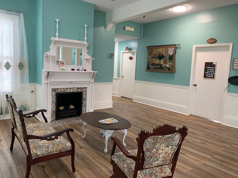 More Photos Of 725 E Silver Springs Blvd, Ocala Loft Creative Space For Sale