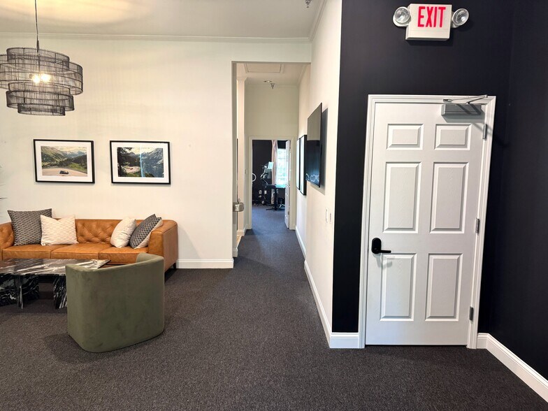 More Photos Of 311 S Royal Oaks Blvd, Franklin Medical For Sale