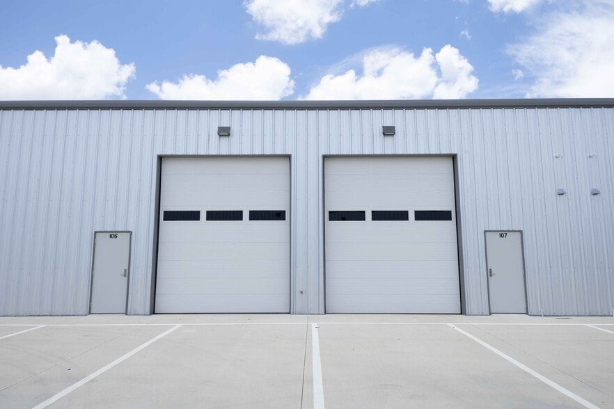 Primary Photo Of 11089 N US Highway 301, Oxford Light Manufacturing For Lease