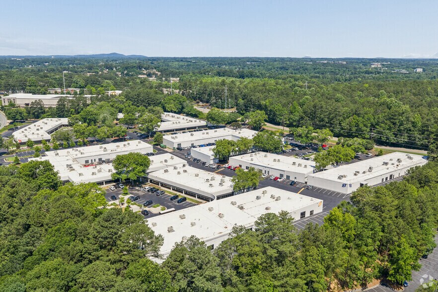More Photos Of 1000 Holcomb Woods Pky, Roswell Unknown For Lease