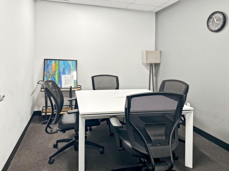 More Photos Of 1190B Rue De Courchevel, Lévis Coworking Space