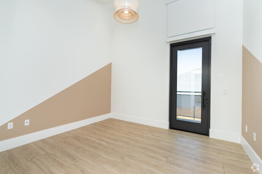 More Photos Of 330 S Cedros Ave, Solana Beach Apartments For Lease