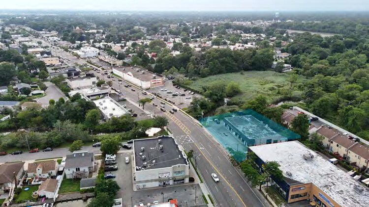 More Photos Of 2345 Merrick Rd, Bellmore Auto Repair For Sale