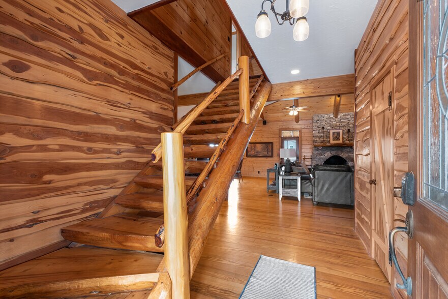 More Photos Of 3607 Lone Man Mountain Rd, Wimberley Hotel For Sale