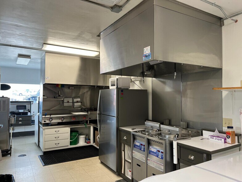 More Photos Of 112 McPherson St, Crawford Restaurant For Sale