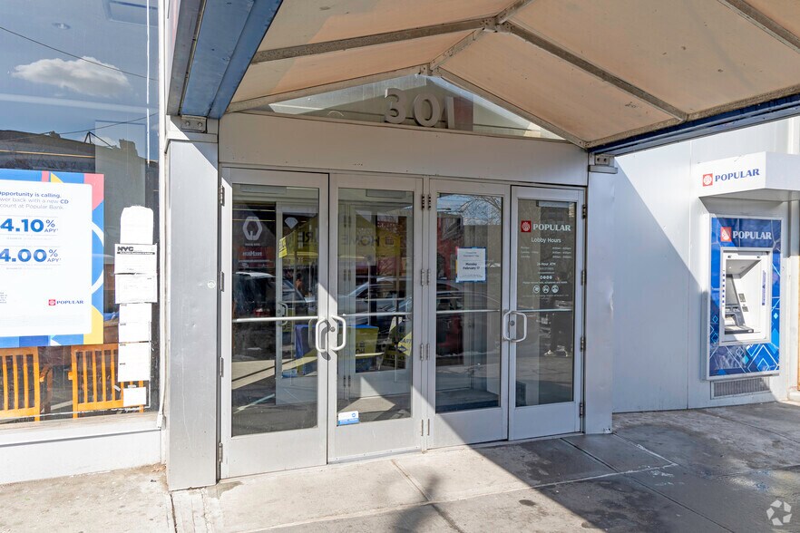 More Photos Of 301 E Fordham Rd, Bronx Storefront Retail Office For Lease