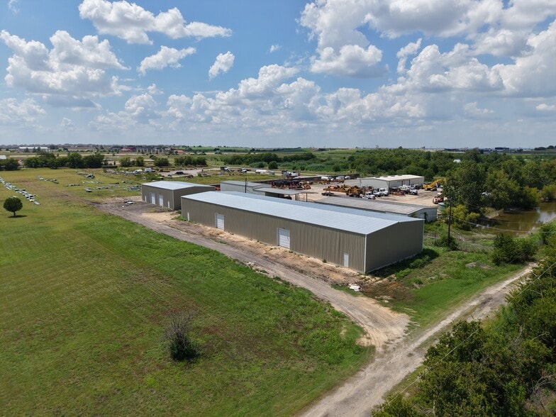 More Photos Of 601 Private Road 900, Hutto Unknown For Lease