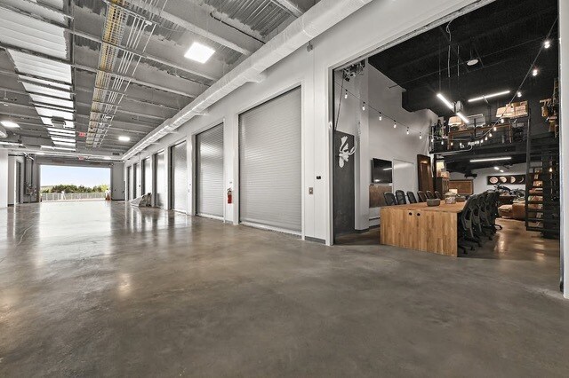 More Photos Of 4229 N FM 620 Hwy, Austin Showroom For Sale