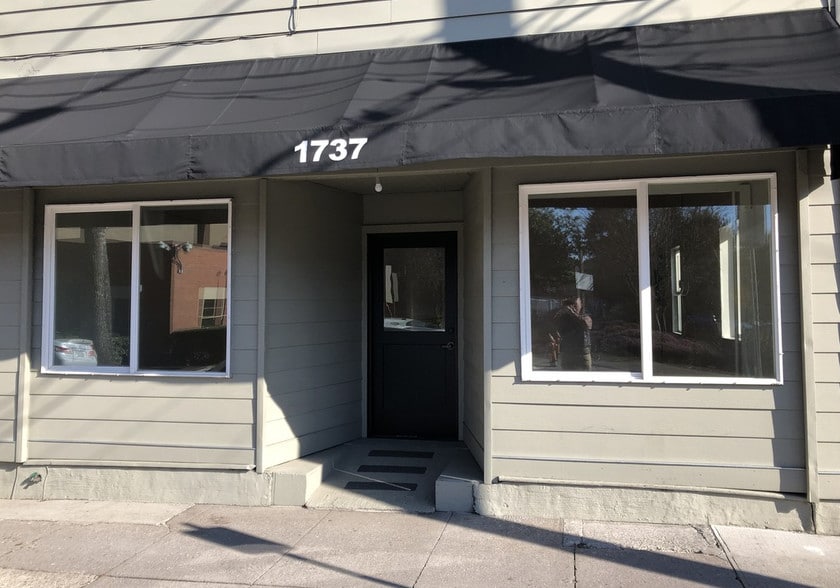 More Photos Of 1733-1737 SE Morrison St, Portland Apartments For Lease