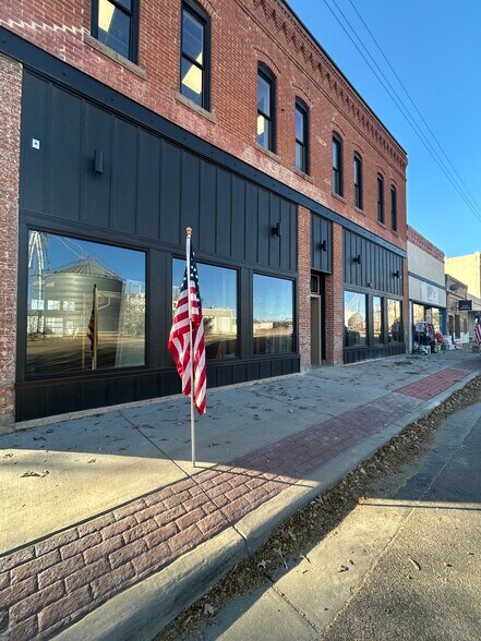 More Photos Of 122 Oak Ave, Eaton Storefront Retail Office For Lease