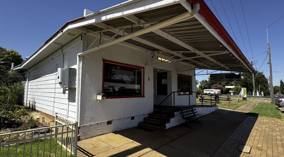 More Photos Of 4 Main St, Cudal Restaurant For Lease